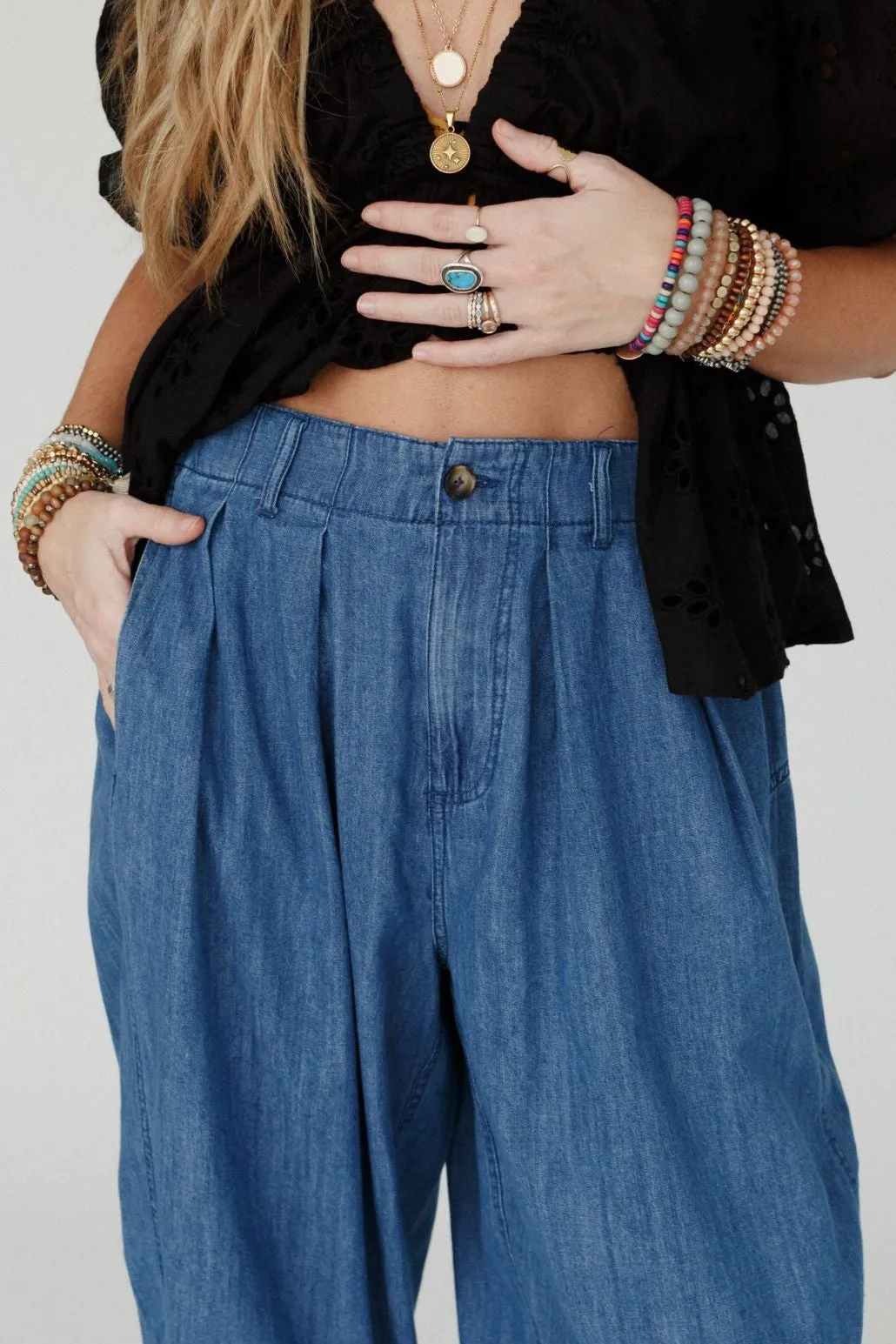 Cool Touch Pleated Pants - Denim