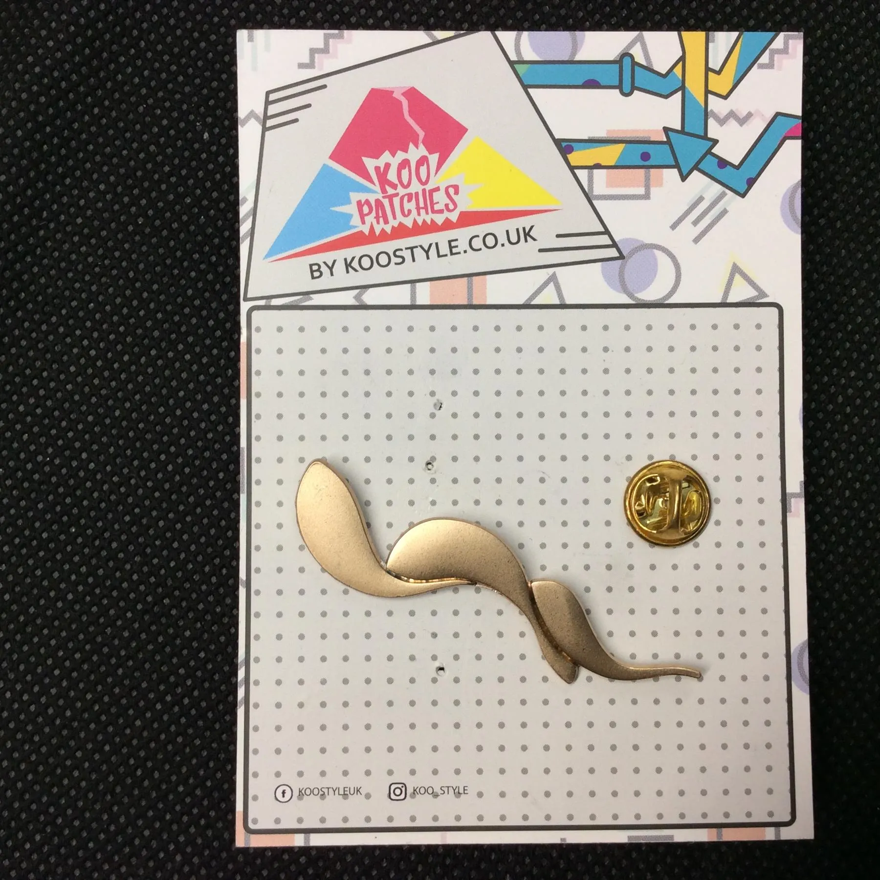 MP0128 - Gold Long Leaf Branch Cloud Metal Pin Badge
