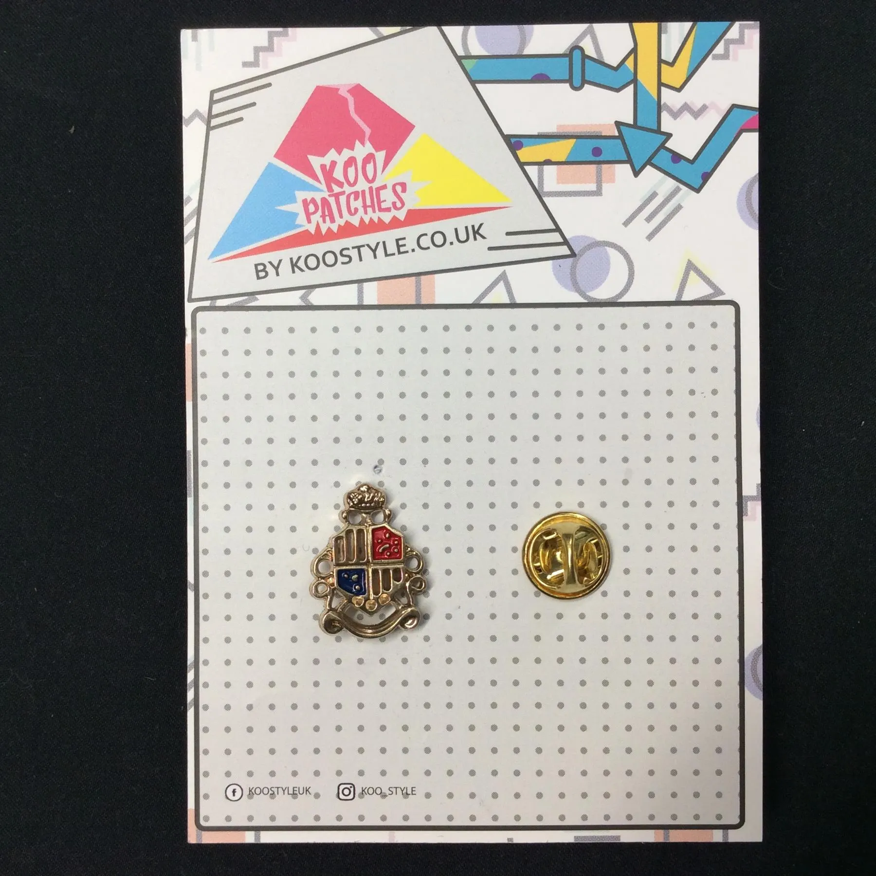MP0199 - Gold Crest Flag Metal Pin Badge