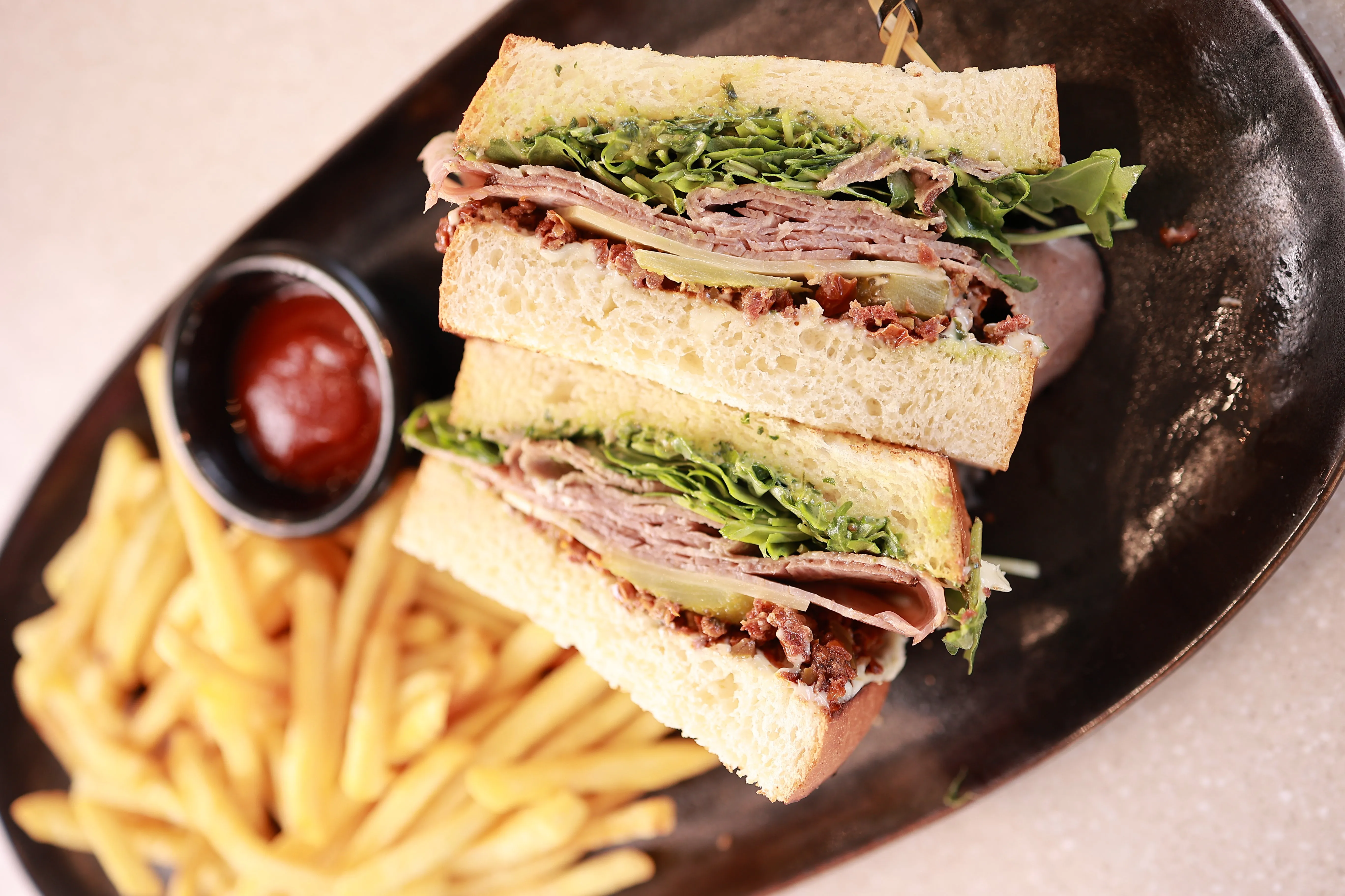 ROAST BEEF SANDWICH