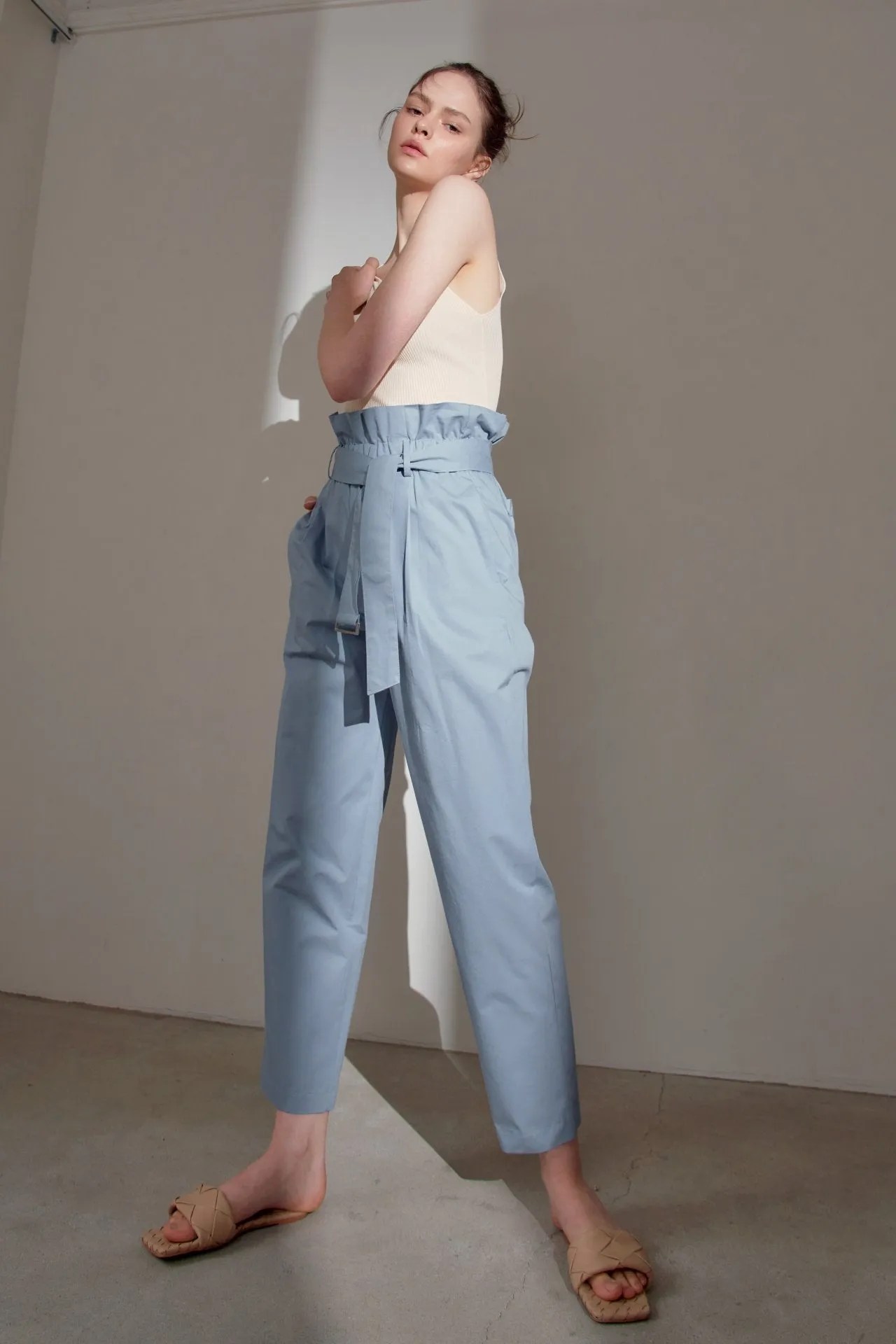 RUFFLE BELTED TROUSERS