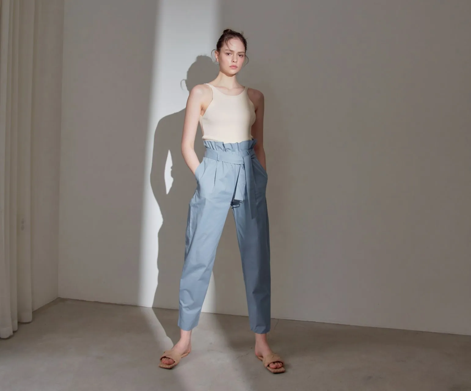 RUFFLE BELTED TROUSERS