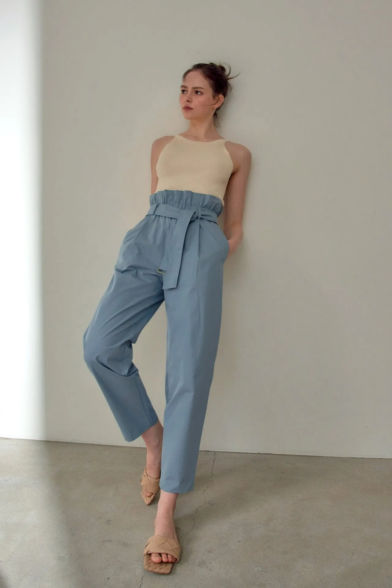 RUFFLE BELTED TROUSERS