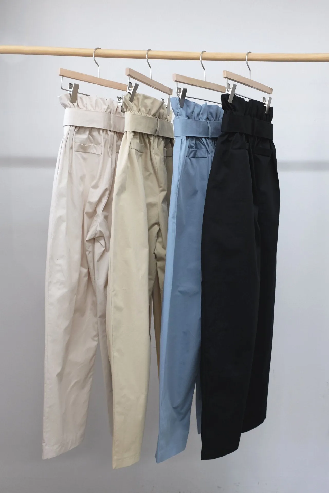 RUFFLE BELTED TROUSERS