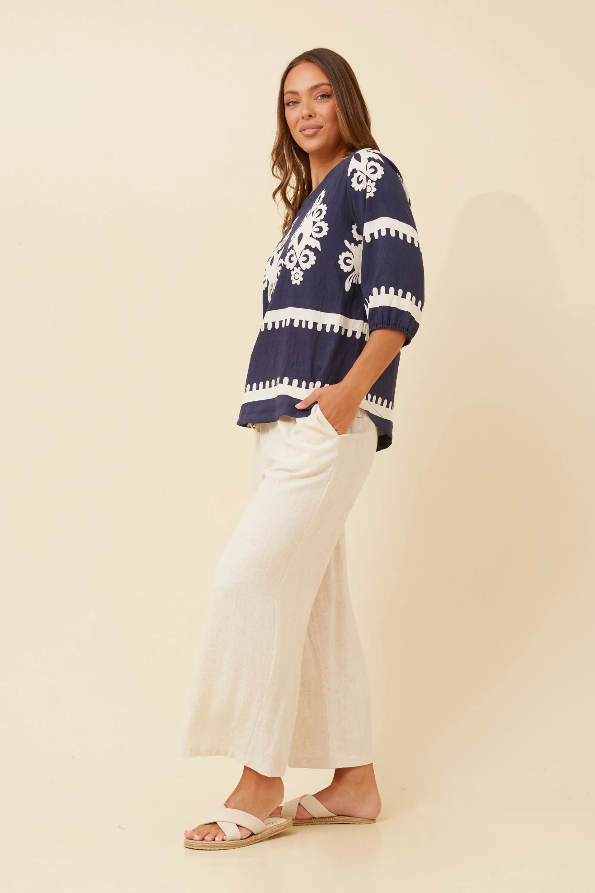 SHAE BORDER PRINT TOP
