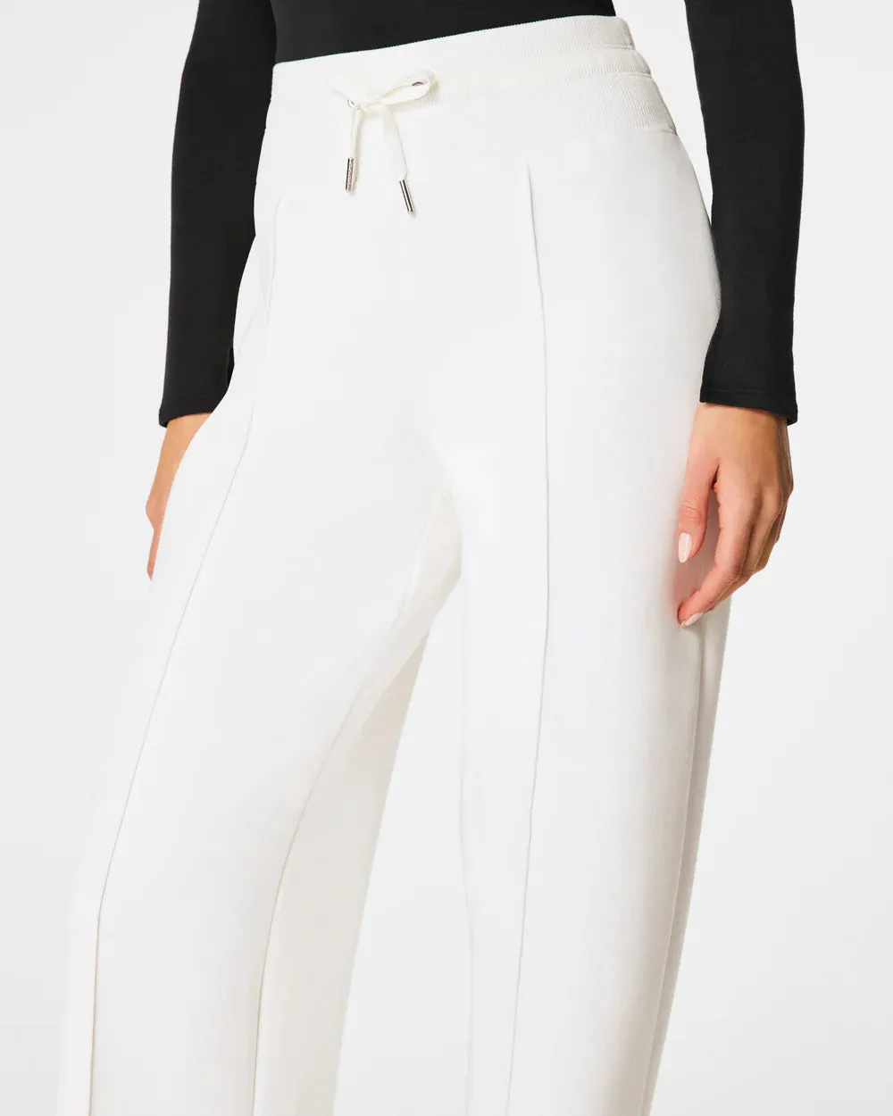 SPANX - AIRESSENTIALS LUXE STRAIGHT LEG PANT